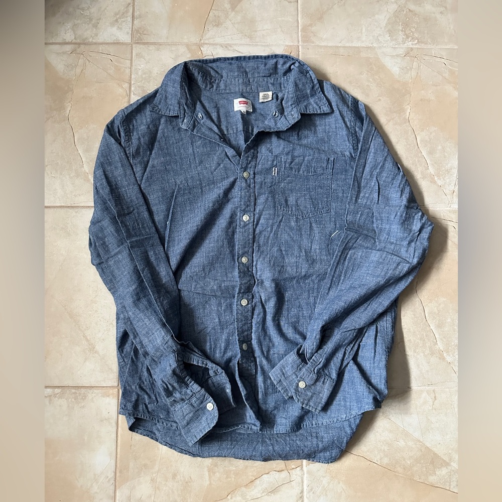 Levi’s Denim Shirt (US XL)